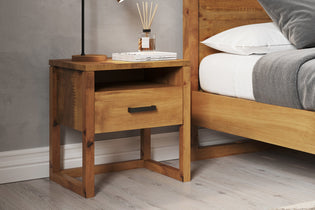  Bedside Table Ideas & Styling Tips